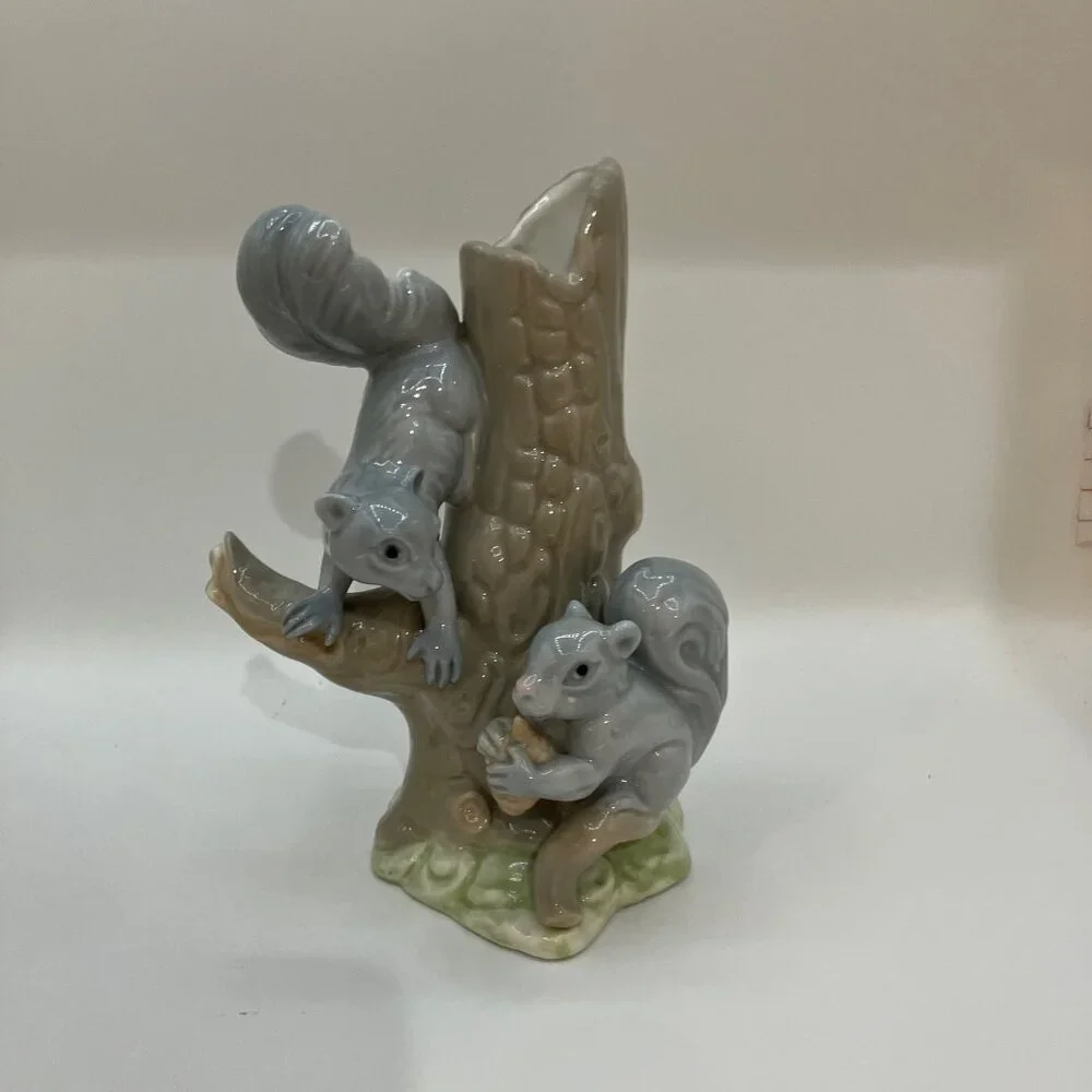 Tengra Porcelain‎ Squirrels Figurine/Planter Pastel Color Way 8